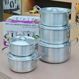 <span class=keywords><strong>Set</strong></span> pentole da cucina in lega di alluminio diretto in fabbrica <span class=keywords><strong>Set</strong></span> di pentole da <span class=keywords><strong>5</strong></span> pezzi 16cm 18cm 20cm 22cm 24cm <span class=keywords><strong>Set</strong></span> di pentole in casseruola