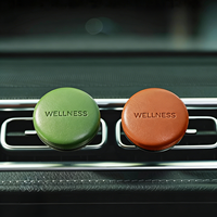 Diffuseur de parfum pour voiture WELLNESS, fabricant de diffuseurs de parfum pour voiture, étiquette privée personnalisée, diffuseur d'aromathérapie en peau de mouton pour aérateur de voiture, rafraîchisseur d'air de luxe, cadeau d'anniversaire