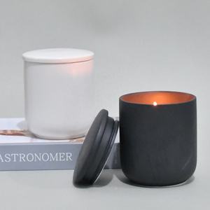 ภาชนะเปล่าสำหรับใส่เทียน ทำจากเซรามิกเนื้อสโตนแวร์ ผิวด้าน รูปทรงกระบอก งานแฮนด์เมด สำหรับตกแต่งบ้าน ใช้สำหรับทำเทียน  พร้อมฝาปิด - Product Image 2