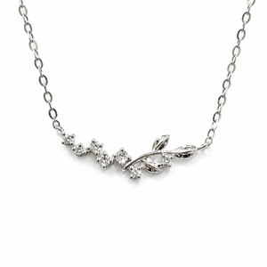 Collier délicat avec pendentif en forme de feuille d'étoile, chaîne en or blanc 18 carats massif avec sept diamants naturels ronds, total zéro point - Product Image 3