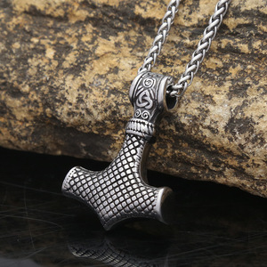 Colgante de martillo de Thor vikingo y único, collar unisex de acero inoxidable, regalo, joyería de moda - Product Image 2
