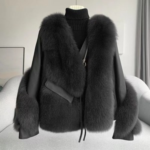 Ultimi Modelli di Cappotti Invernali da Donna in <span class=keywords><strong>Pelliccia</strong></span> di Volpe Soffice, Giacche in <span class=keywords><strong>Pelle</strong></span> con <span class=keywords><strong>Pelliccia</strong></span> Spessa Antivento <span class=keywords><strong>e</strong></span> Cintura con Nappine - Product Image 3