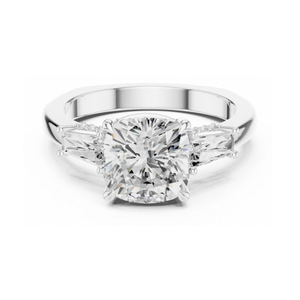 Anillo de compromiso de oro amarillo macizo con tres diamantes de corte cojín y piedras laterales de corte escalonado, joyería nupcial clásica, elegante, para el presente y el futuro. - Product Image 3