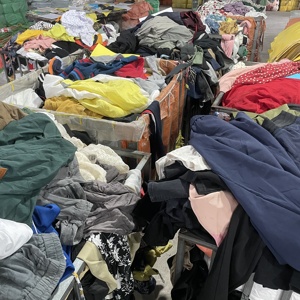 Venta al por mayor <span class=keywords><strong>de</strong></span> <span class=keywords><strong>ropa</strong></span> <span class=keywords><strong>de</strong></span> <span class=keywords><strong>marca</strong></span> <span class=keywords><strong>de</strong></span> lujo usada, abrigos <span class=keywords><strong>de</strong></span> diseñador y - Product Image 6