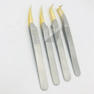 Pince à épiler d'extension de cils avec logo personnalisé avec pointe dorée et pointes de volume en acier inoxydable gris et durable japonais - Product Image 1