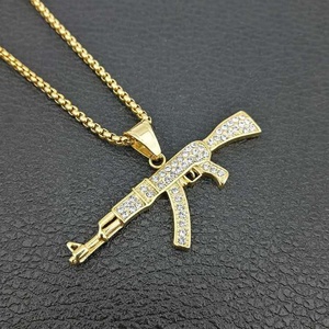 Pendentif initial AK47 en acier inoxydable plaqué or, faible MOQ, vente en gros - Product Image 4