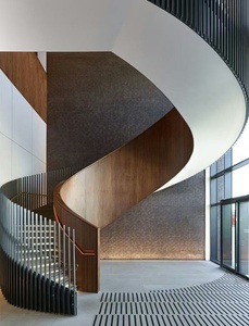 Escalier en colimaçon en acier et bois courbé avec marches en verre pour intérieur et extérieur – Offre Spéciale - Product Image 6