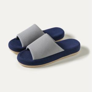 Nouvelle collection Printemps 2025 : Pantoufles plates pour femme avec fourrure, personnalisables, vente en gros, massage doux pour un confort optimal. - Product Image 5