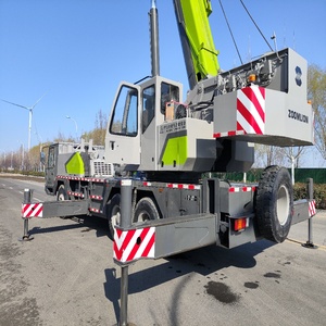 Grúa sobre Camión ZOOMLION ZTC250V de 25 Toneladas, Usada, Pluma de 35m de 4 Secciones, 85km/h, para Proyectos de Construcción - Product Image 4