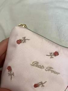 Sac à main vintage tendance à fermeture éclair brodé rose mini sac à cosmétiques portable pour rouge à lèvres coussin d'air maquillage tissu nylon - Product Image 4