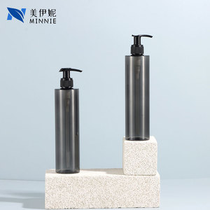 ขวดพลาสติกใสสีดำทรงเพรียวบางขนาด 300 มล. ยี่ห้อมินนี่ สำหรับใส่เจลแอลกอฮอล์แบบพกพาพร้อมหัวปั๊ม - Product Image 4