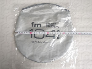 Magican — protecteur de voiture ovale pliable en polyester, avec revêtement en argent, 190T, de forme ovale et impression de peau de soie - Product Image 6