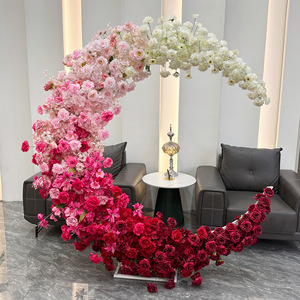 Grande Arco Floreale Sfumato in Seta a Mezzaluna per Decorazione Scenografica, Supporto per Fiori Artificiali a Forma di Luna per Allestimenti di Matrimoni e Feste - Product Image 1