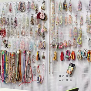 Catena per Telefono all'Ingrosso a Basso Prezzo, Cordino per Telefono in Plastica Acrilica con Perline, Simpatico Portachiavi Pendente, Ciondoli per Cellulare con Perline - Product Image 4