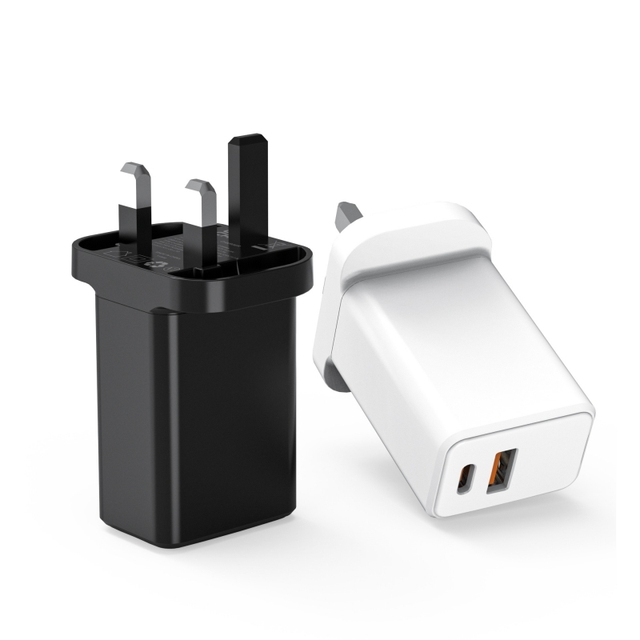 30W GaN PD QC3.0 Fast Charging Wall Charger with USB-A and Type-C Ports UK Plug SCP Adapter Charger for Laptops iPad 13/14 Pro