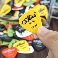 Boxed Alice Guitar Picks 100pcs Electric Acoustic Music Plectrums Stringed Instruments Part Accessory
