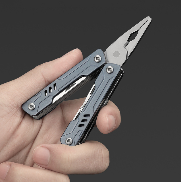 High Quality Outdoor Camping Gear Tool Portable Multi Functional Mini EDC Combination Folding Pliers Multi Tool Utility Knife