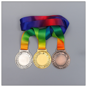 เหรียญกีฬาแบบกำหนดเองได้ เหรียญรางวัลเปล่าพร้อมริบบิ้นหลากสี งานโลหะสำหรับงานอีเว้นท์ สลักโลโก้และข้อความส่วนตัวได้ - Product Image 2