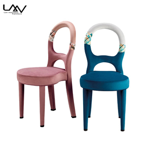 Silla de comedor de dos colores para <span class=keywords><strong>restaurante</strong></span> de Hotel de estilo de diseñador, sala de estar moderna, marco de madera, tela, silla de lujo, muebles - Product Image 1