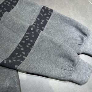 Individuell Gefertigtes Y2K Street-Kleid für Damen vom Hersteller, French-Terry-Street-Kleid mit Distressed-Stickerei, Dekoratives gefüttertes Sweatshirt mit durchgehendem Reißverschluss - Product Image 6