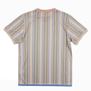 Maillot de football classique personnalisé, respirant, à séchage rapide, léger, à manches courtes, avec un design rayé rétro - Product Image 2