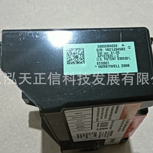 Contrôleur de Combustion Honeywell S8600M4009 - Produit Authentique. Demandez un devis séparément ; produit contrefait garanti. - Product Image 1