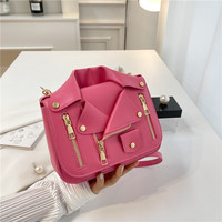 Sac à main bandoulière de luxe en cuir tendance 2025 pour femme, forme veste de motard, personnalisable avec logo