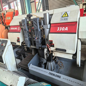 Petite scie à ruban horizontale avec structure légère, entretien simple et excellent rapport qualité-prix pour la découpe de métaux légers - Product Image 1