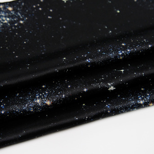 Hiny-tela estampada digital para vestido de niña, tela de satén de rayón suave de los 60, diseño de estrella orean 100% - Product Image 3