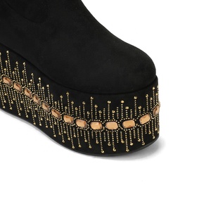 Tùy Chỉnh Màu Đen Căng Nền Tảng Đầu Gối Cao Khởi Động Với Rhinestone Hạt Của Phụ Nữ Dày Duy Nhất Nêm Gót Mùa Đông Giày - Product Image 5