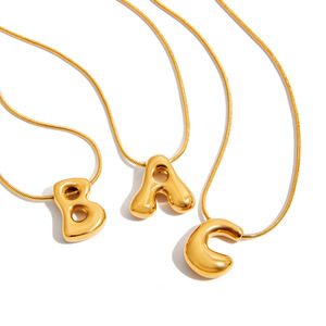 Collar de Acero Inoxidable con Letra Chapada en Oro para Mujer, Joyería de Moda, Accesorio para el Día a Día - Product Image 5