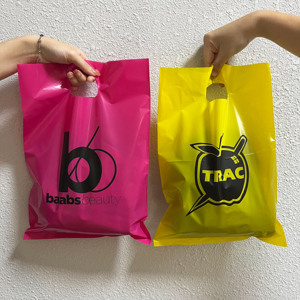 Sacs en plastique personnalisés avec poignée découpée et logo sur mesure – Sacs de courses étanches prédécoupés avec votre propre logo - Product Image 5