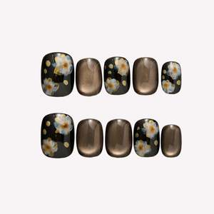 <span class=keywords><strong>Uñas</strong></span> postizas cuadradas <span class=keywords><strong>de</strong></span> acrílico negro dorado vintage <span class=keywords><strong>con</strong></span> efecto acuarela floral, ojo <span class=keywords><strong>de</strong></span> gato metálico, flor <span class=keywords><strong>de</strong></span> acuarela y puntos <span class=keywords><strong>de</strong></span> lámina dorada - Product Image 1