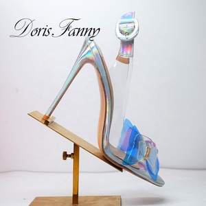 Sandales d'été montantes antidérapantes pour femmes, personnalisables, à talons hauts de luxe avec motif papillon et matériau transparent – Vente en gros - Product Image 3