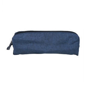 Pochette en tissu recyclé essentielle, conçue pour les voyages quotidiens, le maquillage, les fournitures de bureau et le transport de petits objets, légère et durable - Product Image 1