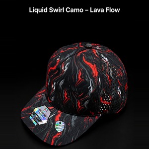 Gorra de Golf Personalizada con Camuflaje Rojo y Negro, Diseño de Remolino Líquido, Impresión Digital Impermeable, 5 Paneles, Perforaciones Láser, Visera Curva Transpirable para Hombre - Product Image 1