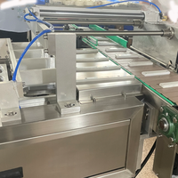 Machine automatique de remplissage et de scellage continue de barquettes en aluminium pour la restauration rapide, les fruits de mer, les boissons, le riz, les gobelets et les contenants