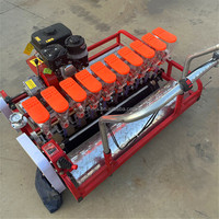 Lichtgewicht handgedragen groentezaaimachine op diesel, voor uien, kool, tomaten en kleine zaden.