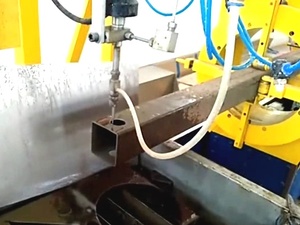 Machine de découpe automatique de tuyaux CNC, coupe-tubes carrés ou ronds, équipement de découpe d'acier, découpe à froid sans étincelles - Product Image 1