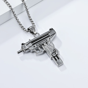 Collar con colgante de pistola subfusil Uzi, estilo hip-hop occidental popular, collar único con diseño de ametralladora de la cultura urbana, joyería de acero de titanio de Dongguan - Product Image 4