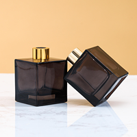 Flacon diffuseur en verre carré 50-500ml, couleur et logo personnalisés, contenant pour parfum, cosmétiques
