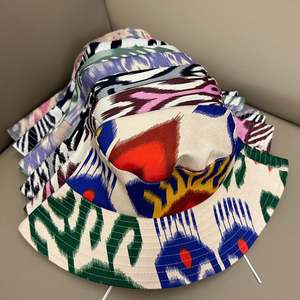 Nouveau Chapeau de Pêcheur Unisexe 2025 en Coton Brodé et Entièrement Imprimé avec Logo Cartoon Personnalisé Réversible – Collection Designer Tendance - Product Image 1