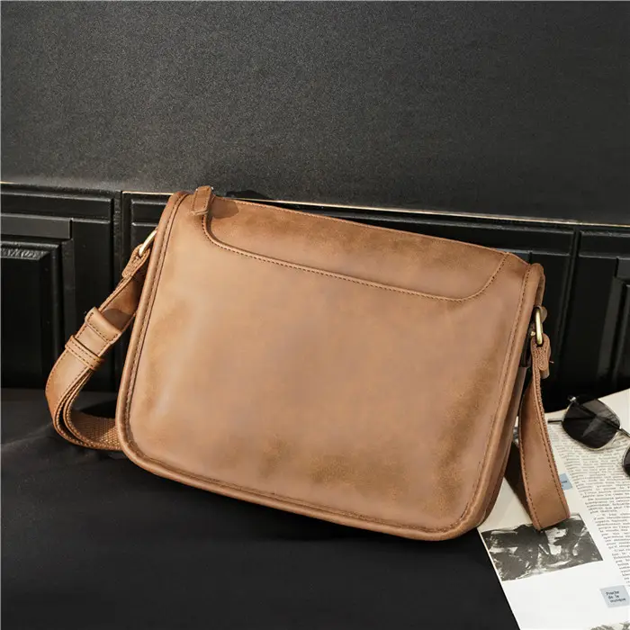 Low MOQ Embossed Logo New Stylish Brown Crossbody Bag Men Outdoor Square Messenger Bag