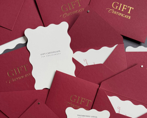Vouchers cadeaux personnalisés imprimés sur du papier Kapok blanc, cartes <span class=keywords><strong>de</strong></span> remerciement dans des enveloppes bordeaux, emballage avec logo en feuille d'or, certificat cadeau - Product Image 6