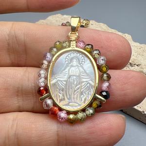 Cuentas de Circonio Personalizadas al por Mayor, Medallas Ovaladas de Nácar y Madreperla, Dijes de la Virgen María para la Fabricación de Joyas y Collares - Product Image 1