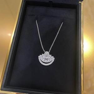 Collar Floral de Plata Pura S925 Wenchi con Diamantes, Diseño Elegante y Lujoso, Collar Refinado de Nicho, Hecho en China - Product Image 2