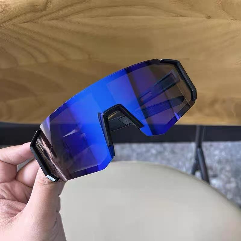 กรอบสีดำพร้อมกระจกปรอทสีน้ำเงิน