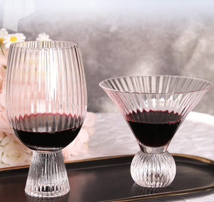 Estilo Vintage simple Raya vertical Finlandés lujo hecho a mano vidrio estilo boca soplada tallo corto copa de martini - Product Image 6