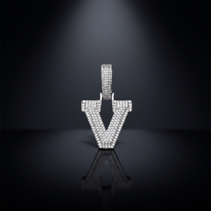 Colgante de Plata 925 Bañado en Oro con Moissanita, Letra M Estilo Hip Hop, Corte Brillante Redondo, Engaste de Garra, Adorno Iced Out para Regalo - Product Image 1
