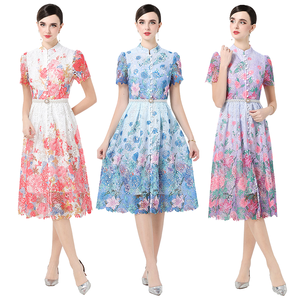 Vestido largo retro francés de encaje estampado para mujer, con cintura alta, corte ajustado y línea A, elegante y con estilo. - Product Image 1